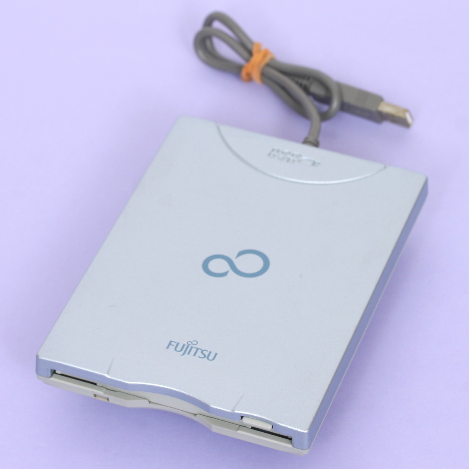 Fujitsu Portable External USB 1.44 MB 3.5” FDD Floppy Disk Drive CP078730-04