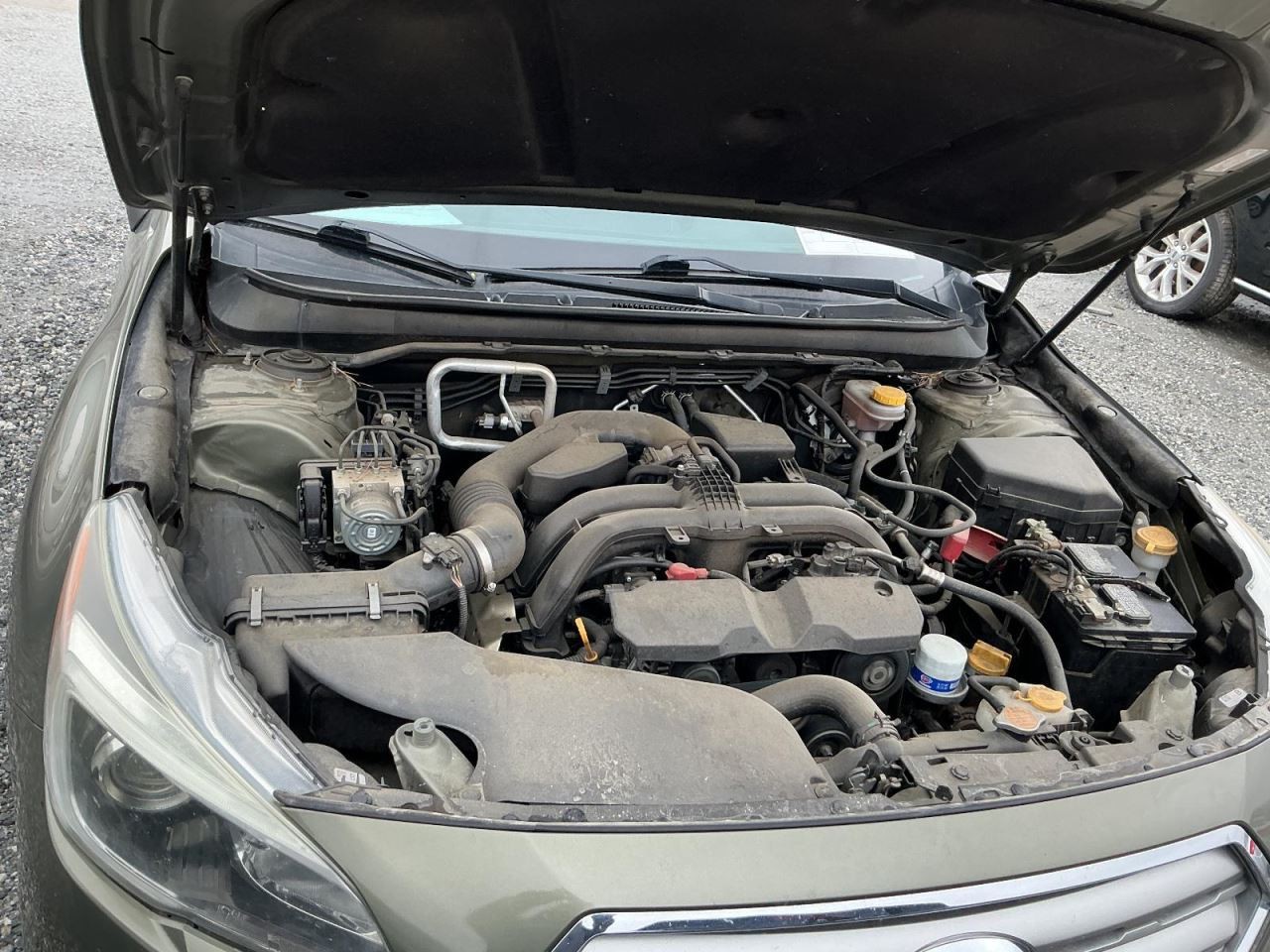 LEGACY 2017 Glove Box 4949418