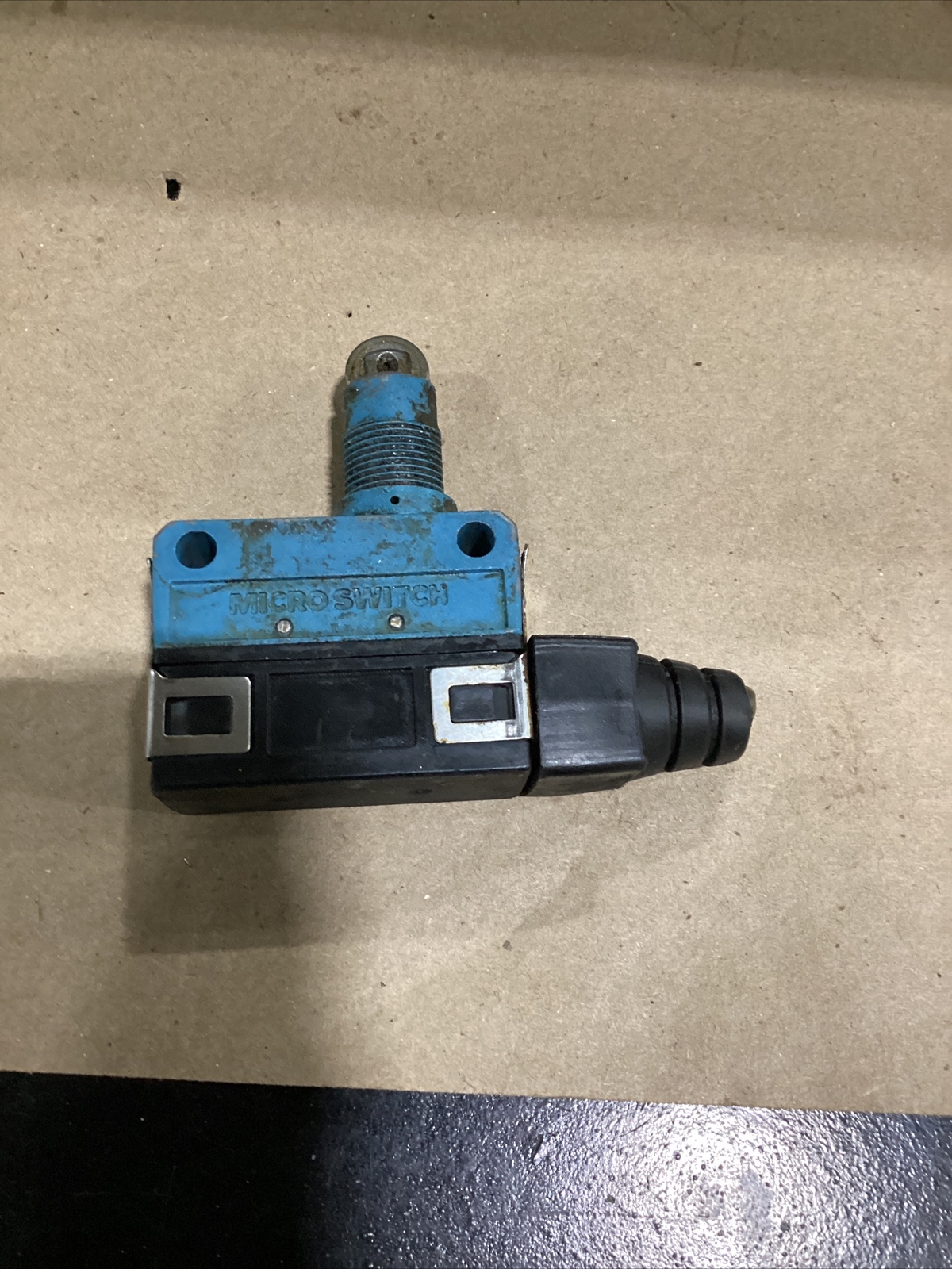 YAMATAKE 1824pf SL1-A micro switch Travel Switch#236G103