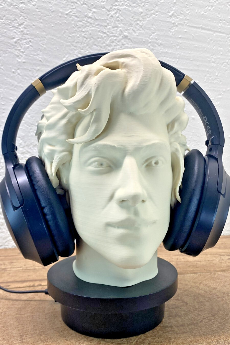 Rogue Vampire Headphone Stand | Baldur's Gate Gaming Display l BG3 Astarion Bust