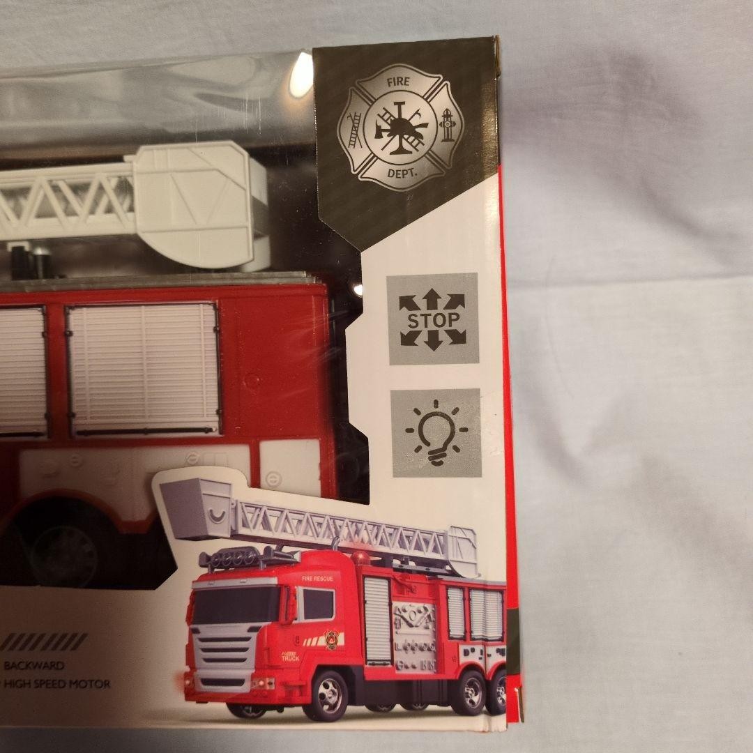Remote control fire truck 1/18 scale, working condition confirmed