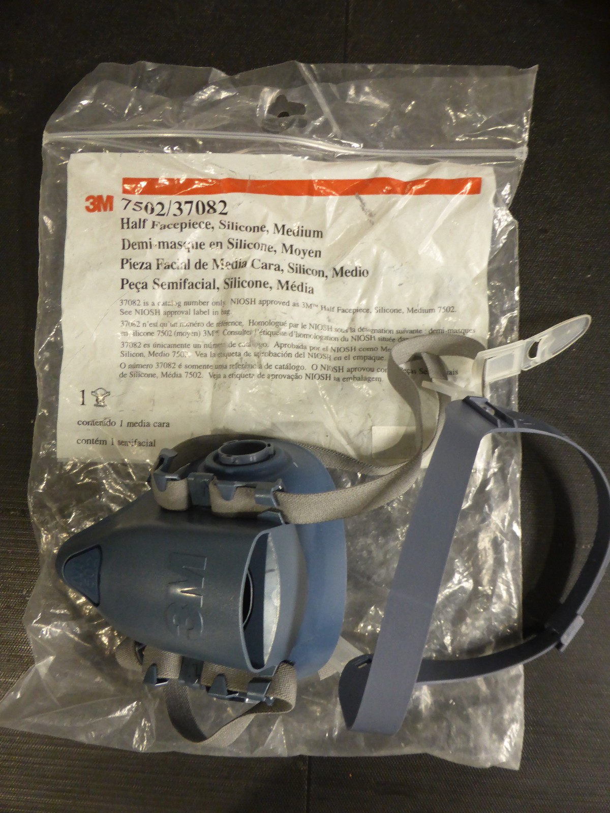 3M half facepiece reusable respirator 7502
