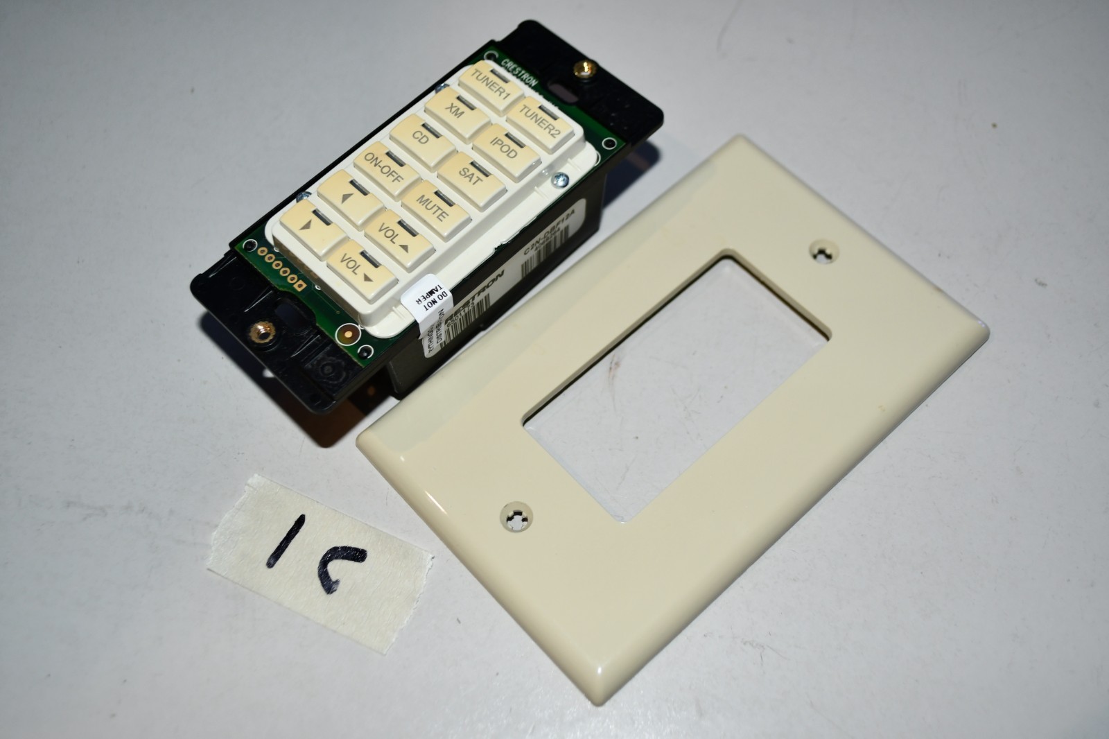 Crestron C2N-DBF12A 12-Button Keypad WITH PLATE 1c
