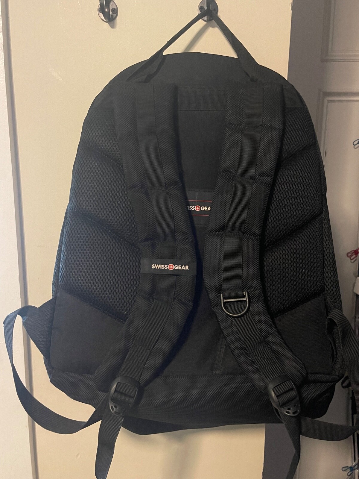 Swiss Gear Backpack Padded 3 Lg Double Zippered Pockets w/Hooks Sturdy Handle