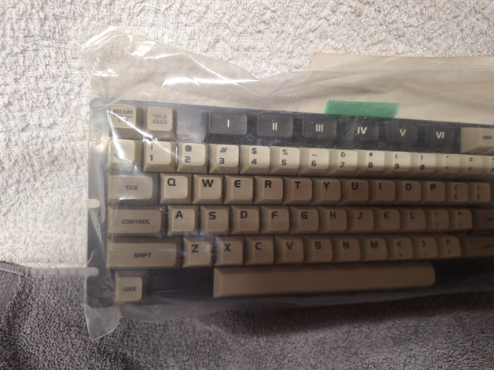 VTG Computer Keyboard Archer Model 277-1020 75 Keys Matrix Output Ribbon
