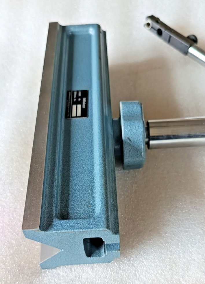 MITUTOYO 914-101 UNIVERSAL FINE ADJUSTMENT MEASURING STAND BASE