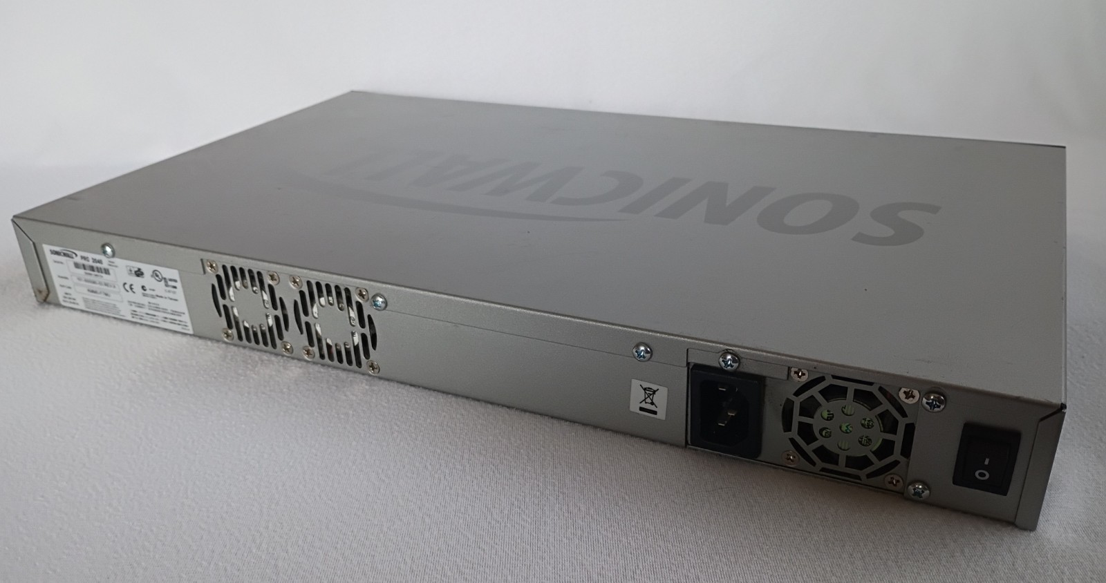 SonicWall PRO 2040 VPN 1RK0A-02A Firewall Network Security
