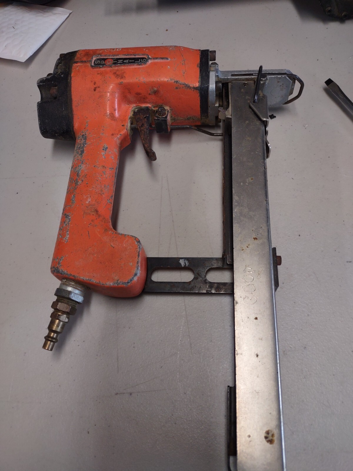SPOTNAILS CAURAGATED FASTNER AND STAPLER HL-816