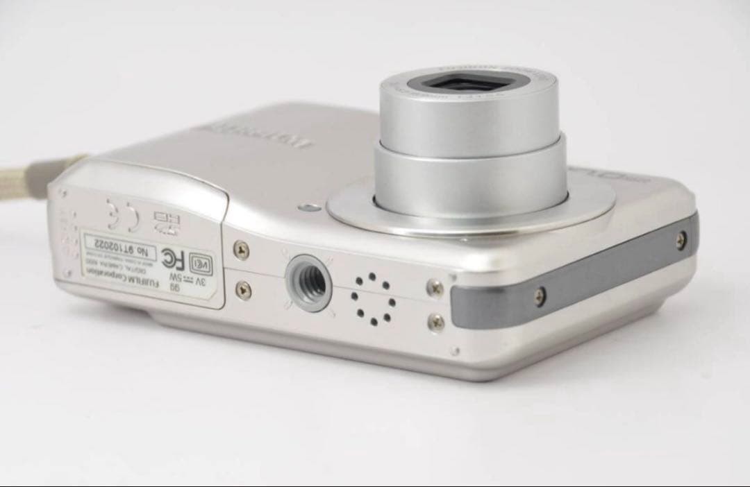 Fujifilm A100 Compact Digital Camera Tested from Japan