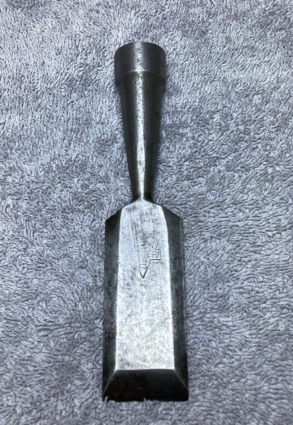 VTG. E.C.SIMMONS KEEN KUTTER 1-1/4” BEVELED EDGE SOCKET CHISEL