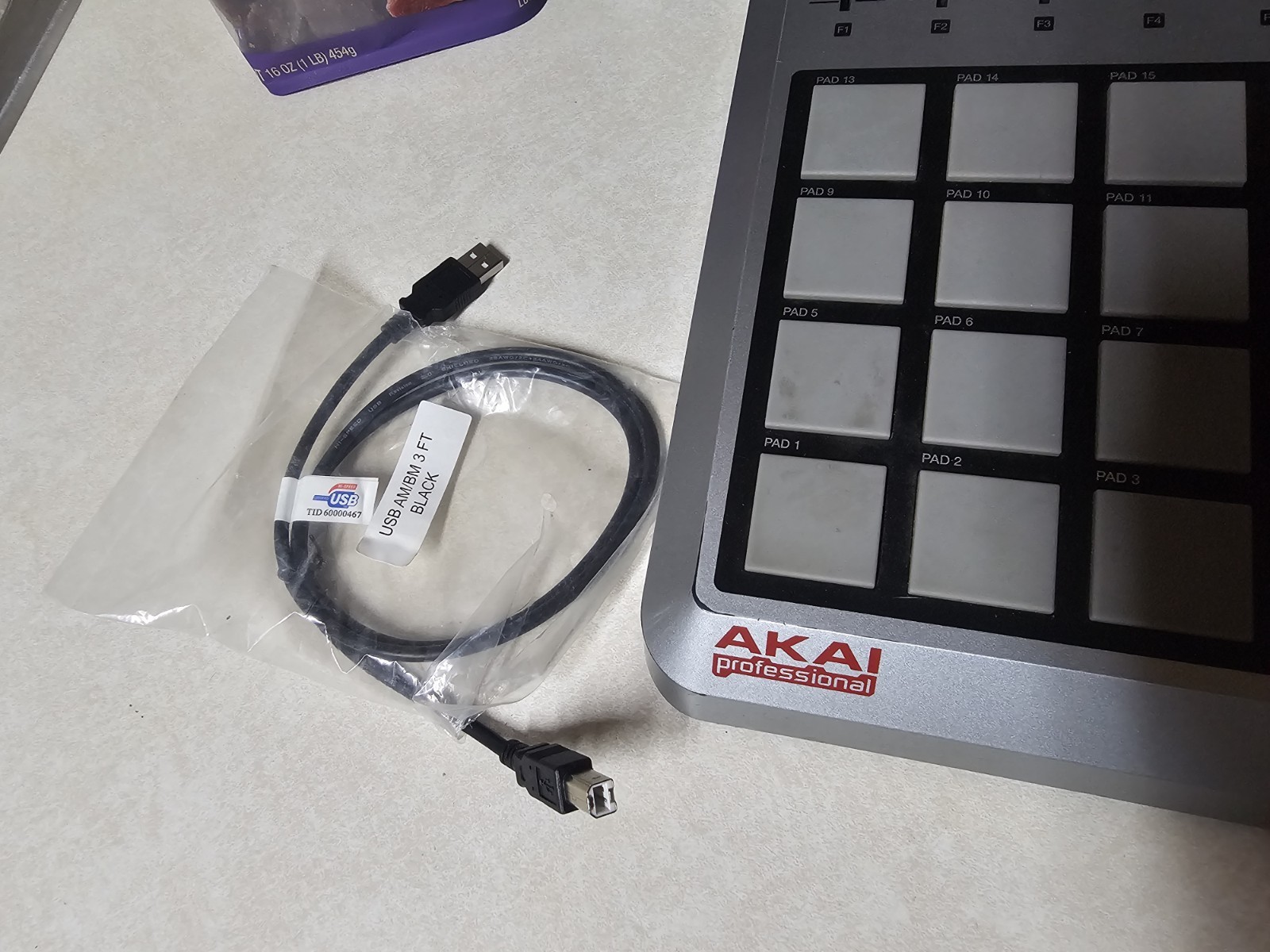 Akai Pro MPD24 USB MIDI Controller with Display - 16 Velocity Sensitive Pads.
