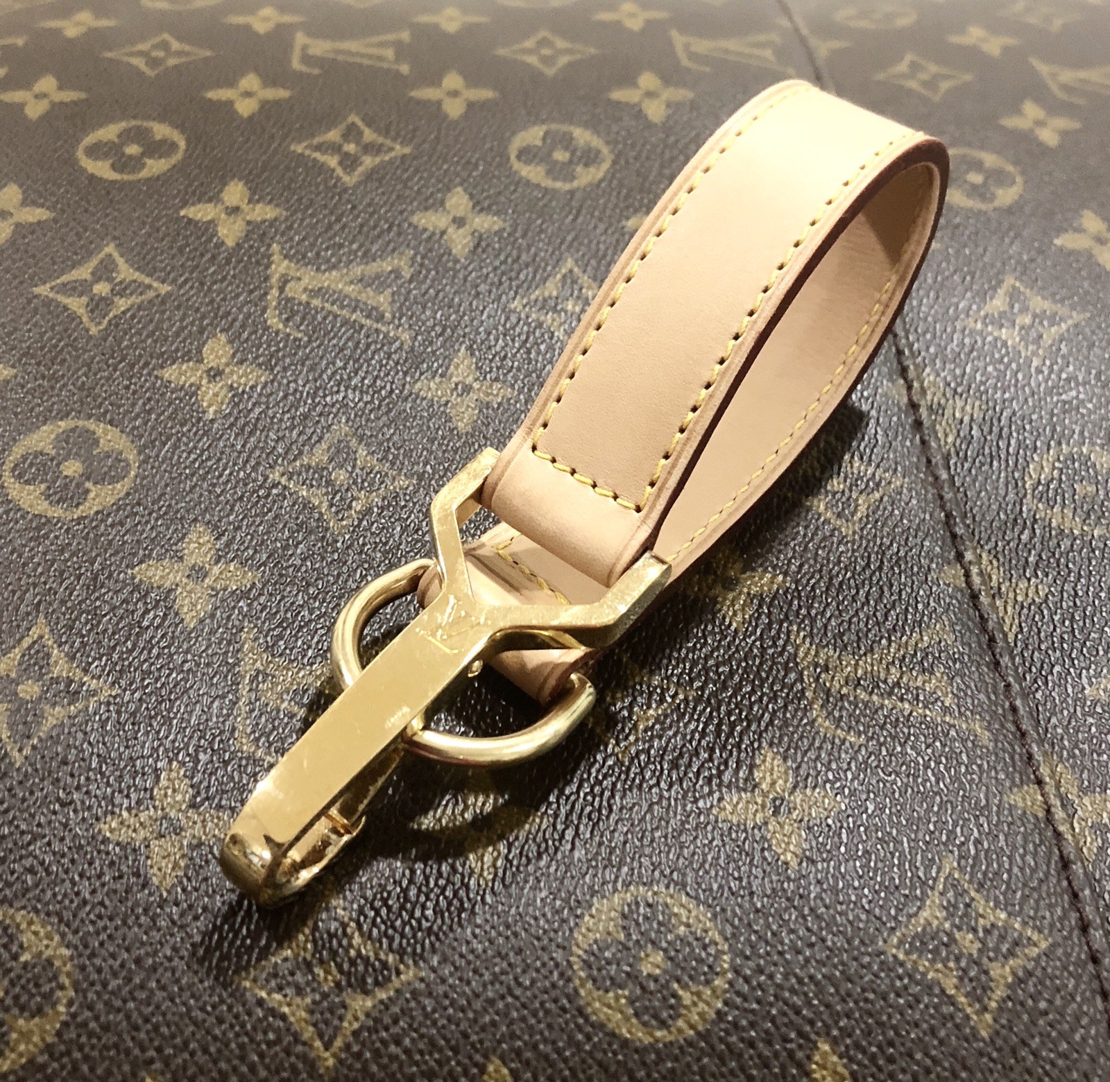 Louis Vuitton Leather Strap for Pegase Suitcase Hang Tag Goldtone 💝