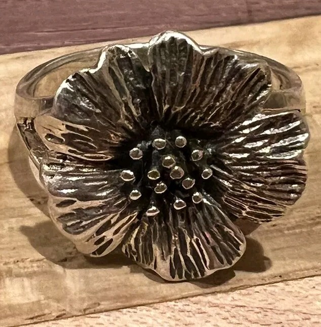Sterling Silver 925 - Flower Ring Size 6.5 #8581