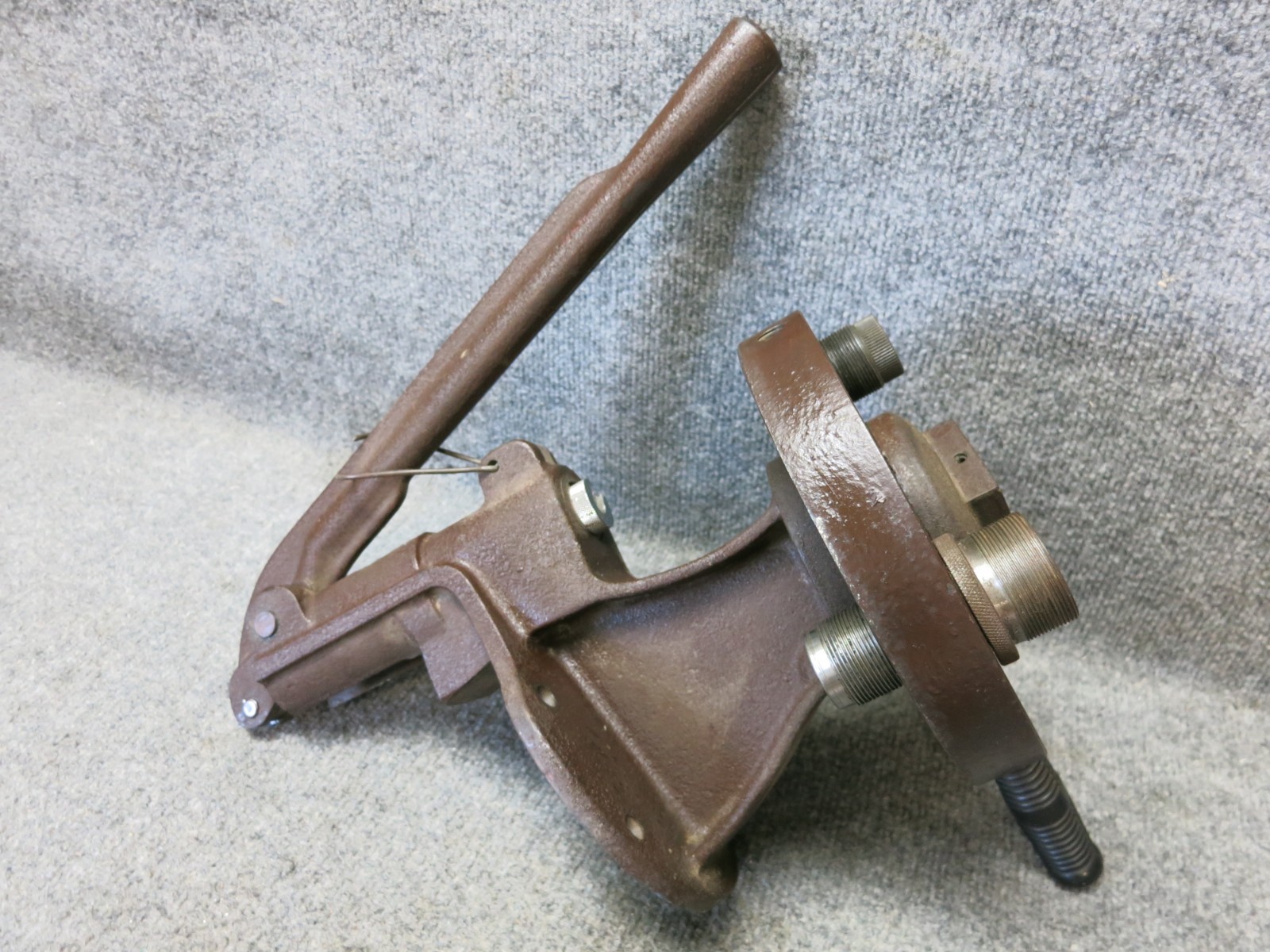 HERTER'S SUPER MODEL 234 RELOADING PRESS, WITH ACCESSORIES, GOOD USED CONDITION.