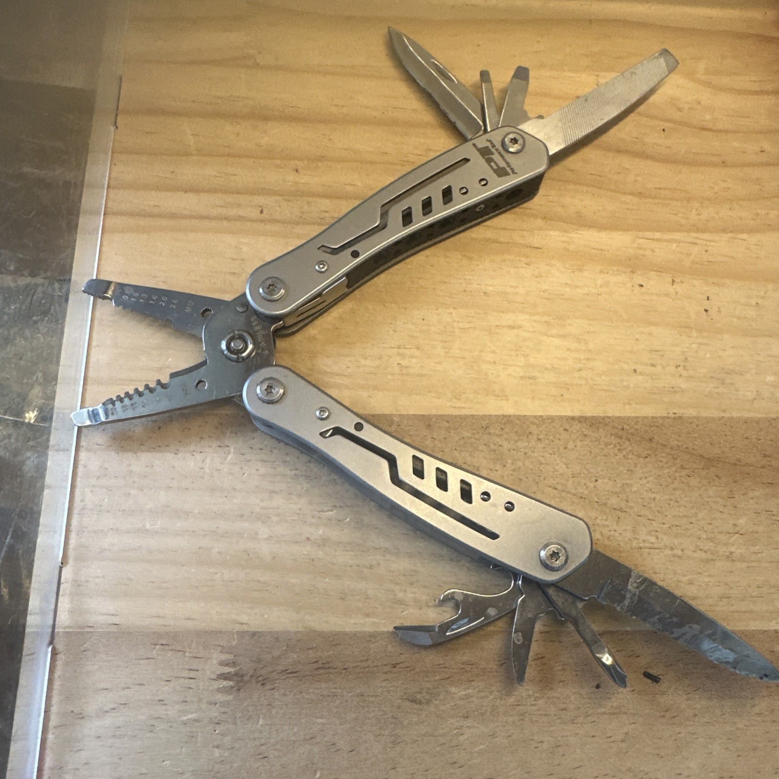 Performance Tool 13-in-1 Electrician Multi-Tool #WL-W86506