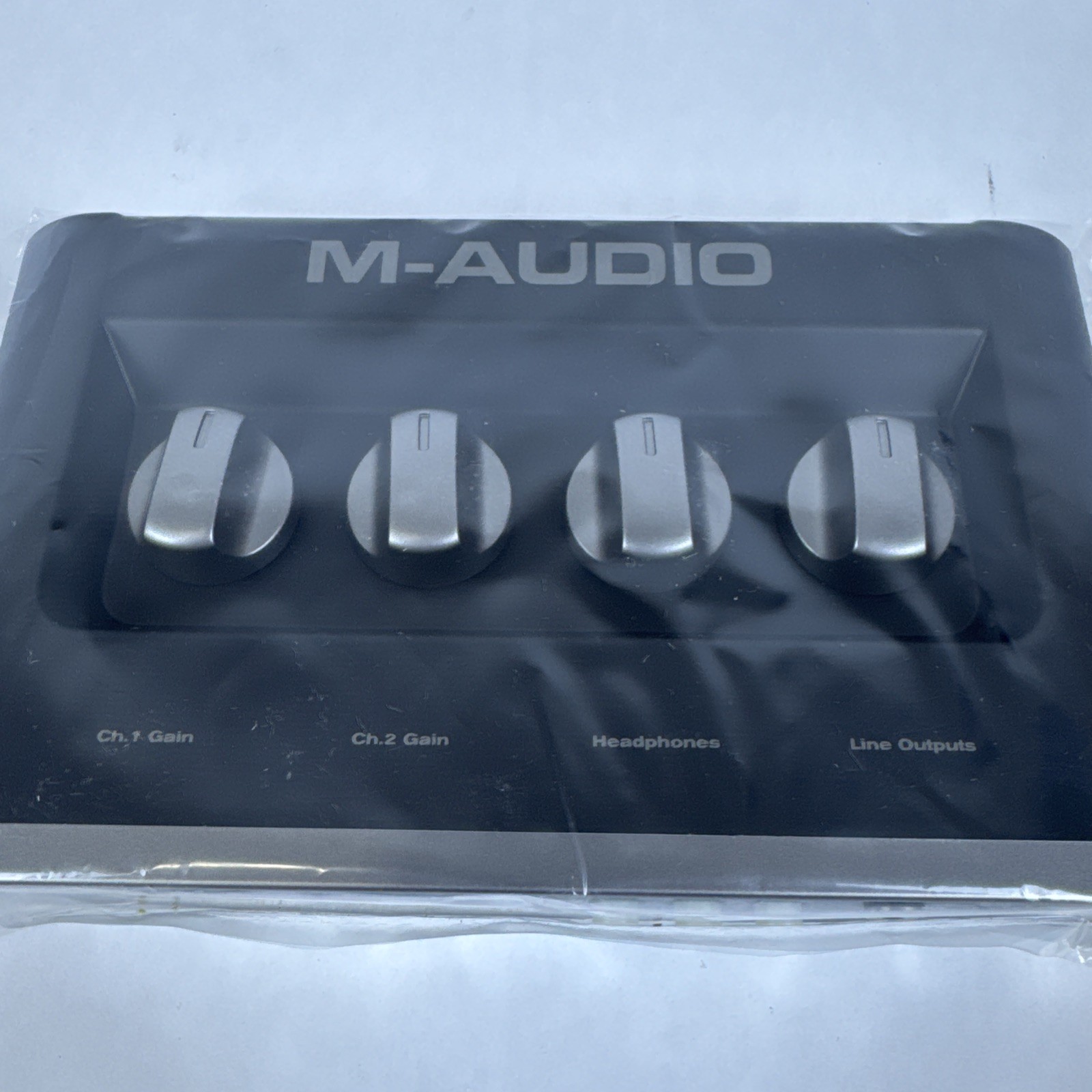 M-Audio MobilePre USB Audio Interface 2x2 XLR/TRS Combo Inputs 48v Pro Tools SE