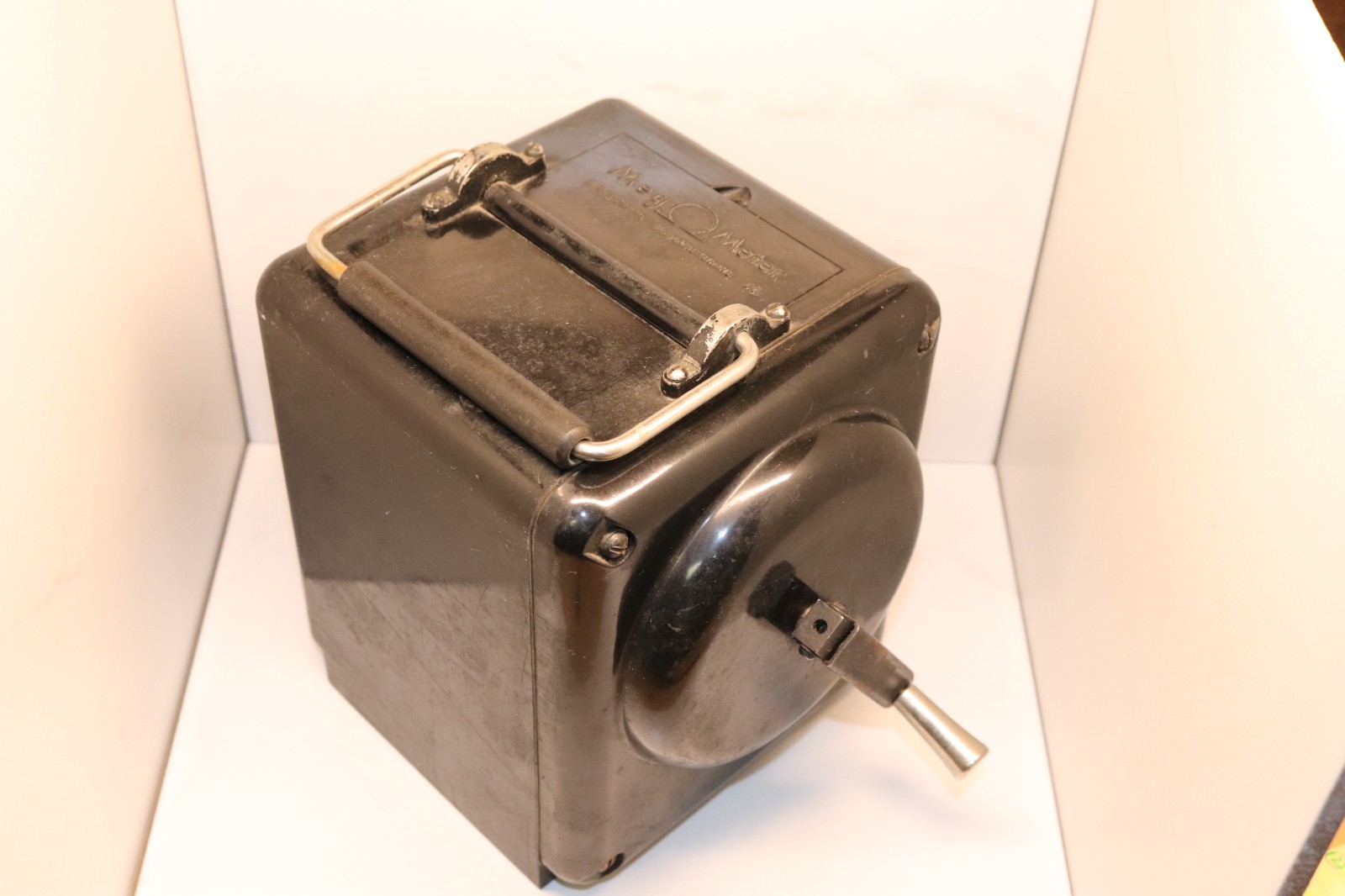 INTERSTATE MANUFACTURING CO - VINTAGE MEG O METER - FPNW