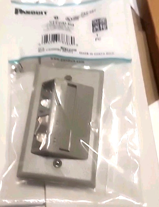 PANDUIT CFPHSL4IG MINI-COM FACEPLATE/NEW, FACTORY SEALED