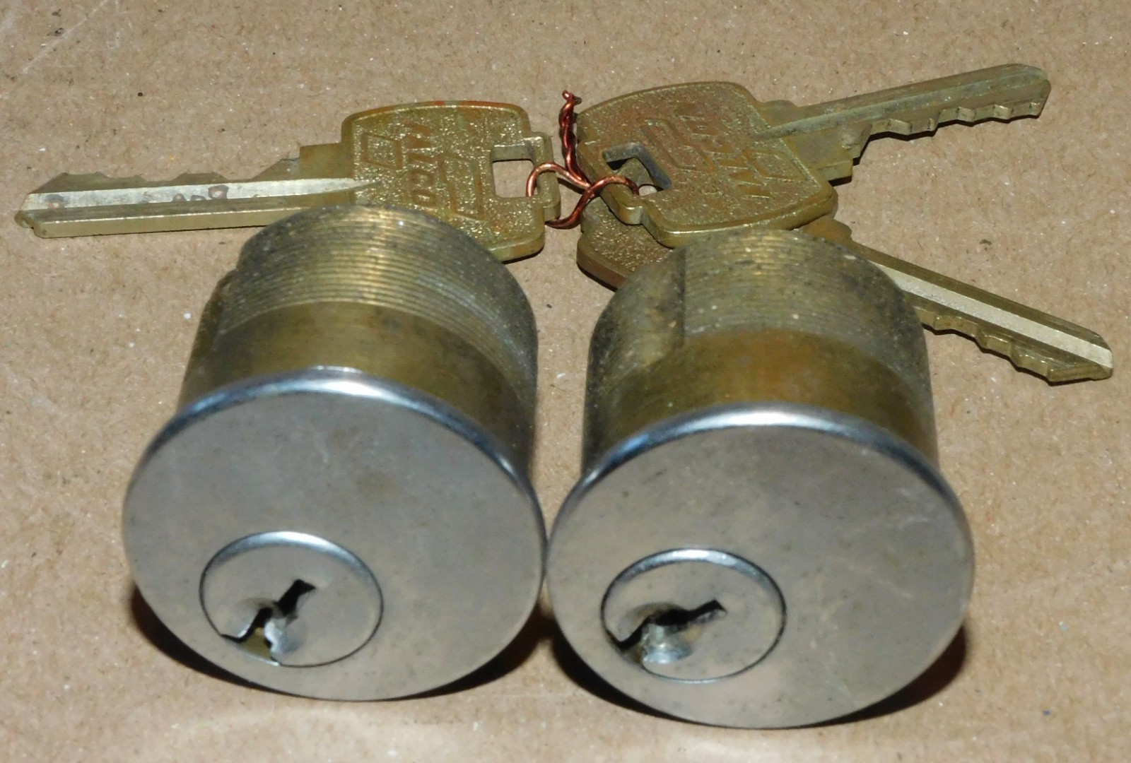 Lot of 2 Cylinder Lock with 3 Falcon Keys Locksport