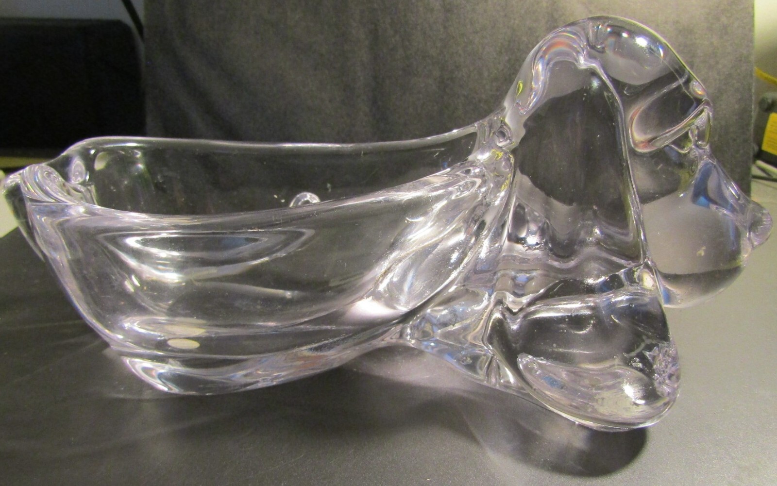 1-ART VANNES-LE CHATEL-FRENCH CRYSTALBASSET HOUND DOG CANDY DISH 8" LONG