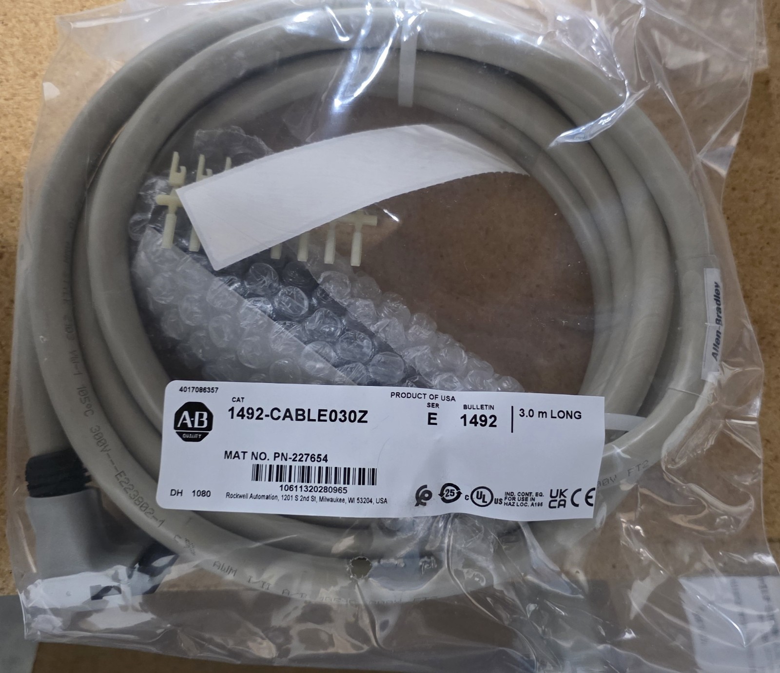 GENUINE Allen-Bradley 1492-CABLE030Z Series E Prewired Cable 3.0M Long