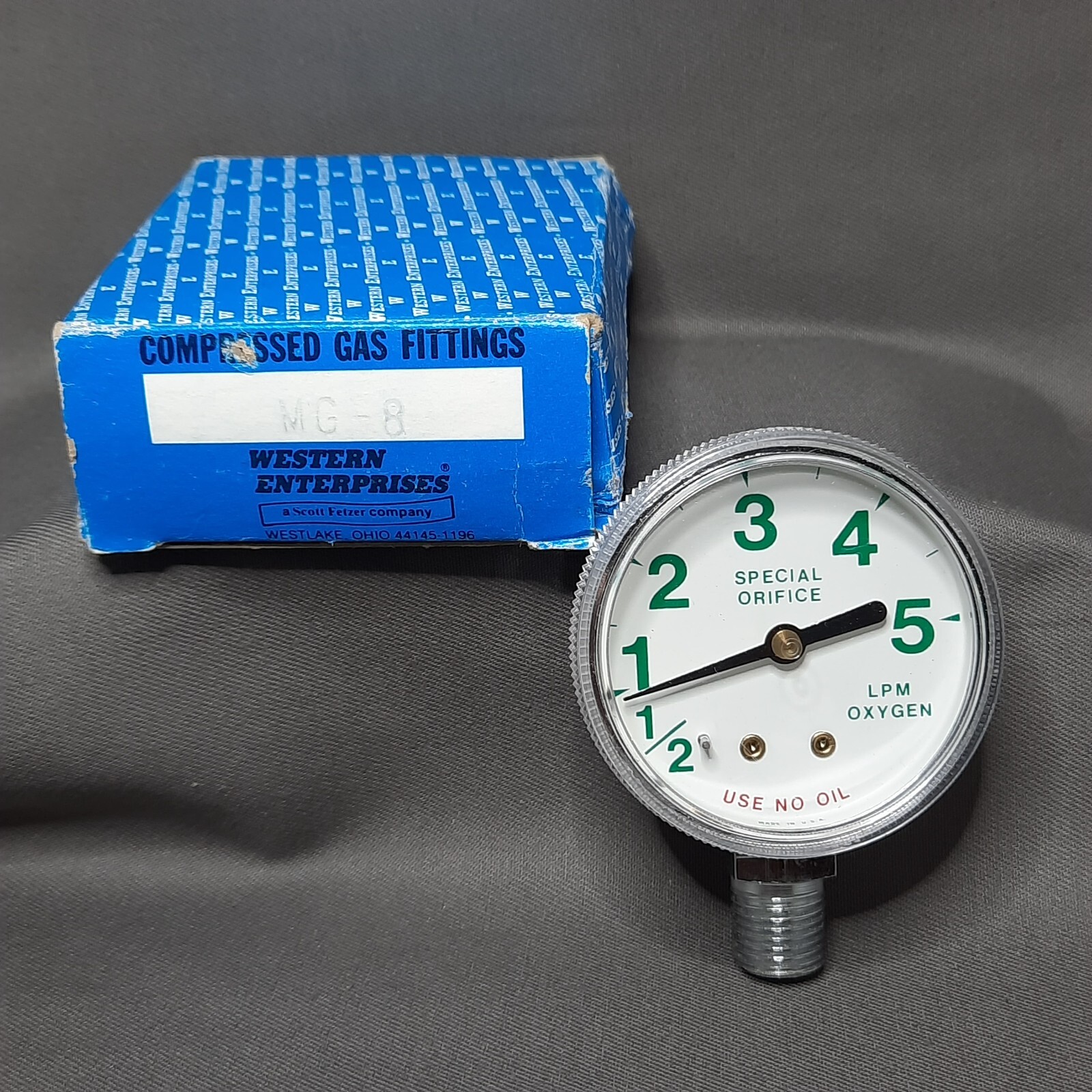 Western Enterprises Compressed Gas Fittings LPM Oxygen Gauge MG-8 NEW Open Box