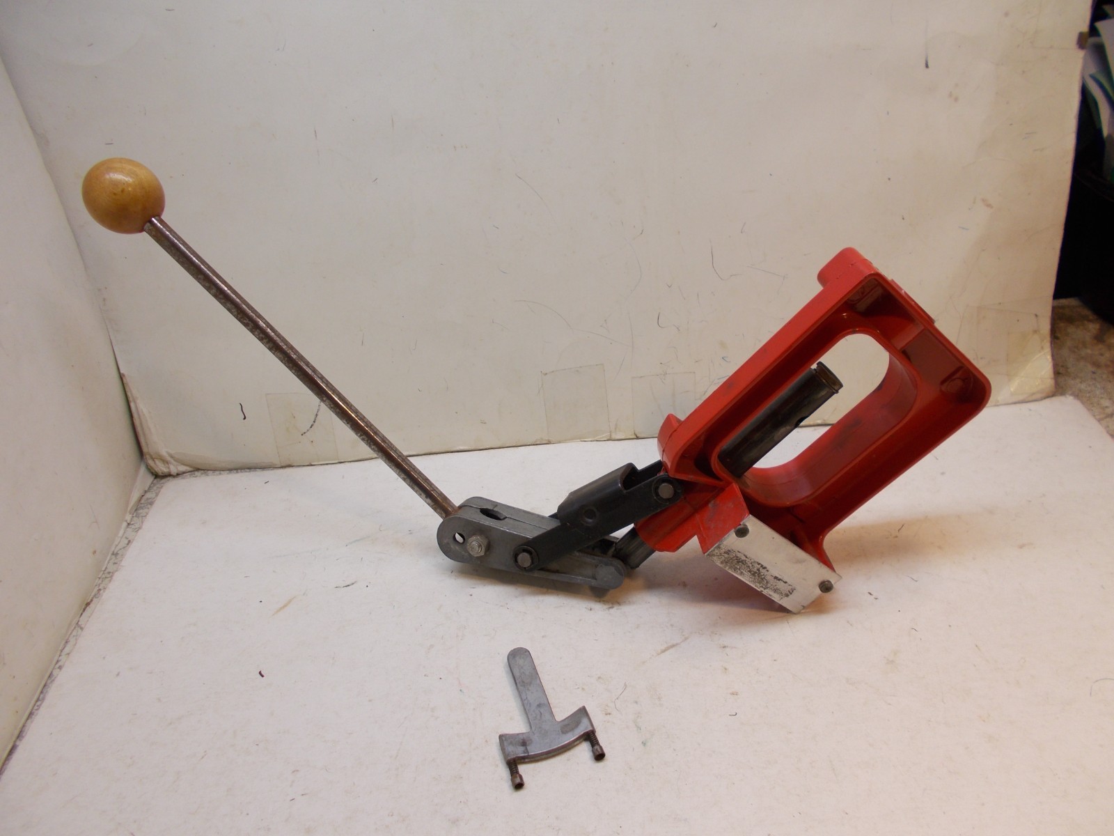 lee precision single stage challenger breech lock reloading press