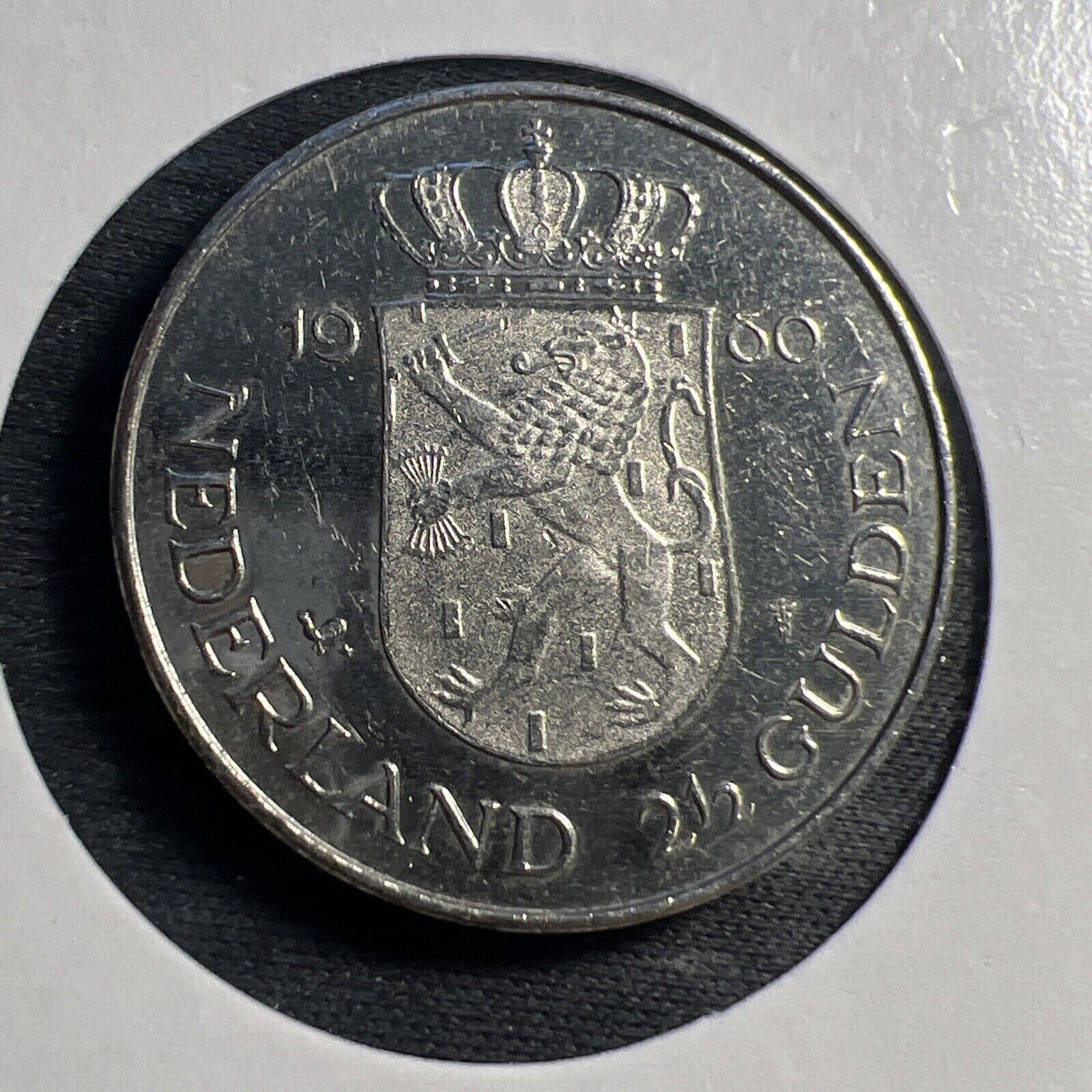 1980 Netherlands 2 1/2 Gulden Investiture of New Queen Z4281