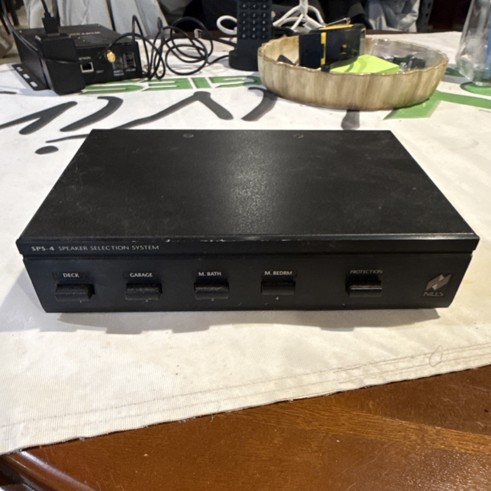 Niles SPS-4 Speaker Selector Black with Protection Switch