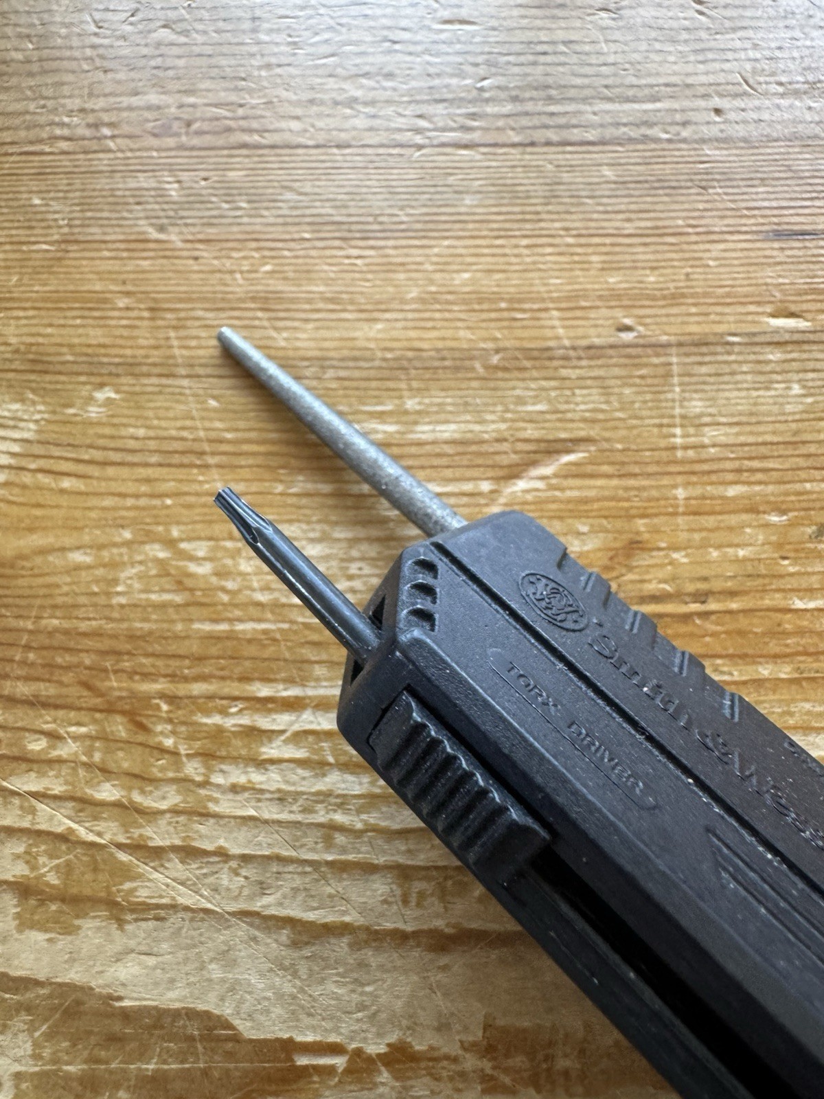Smith & Wesson Black GRN Ceramic/Carbide Knife Sharpener 1117198