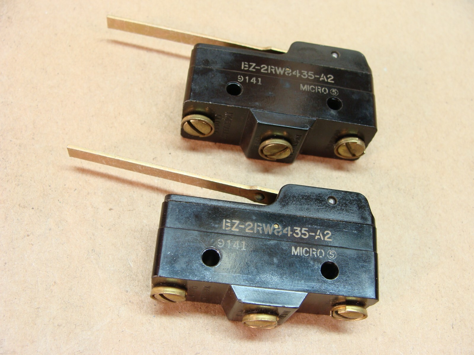 NEW lot of 2 Micro Switch USA BZ-2RW8435-A2 10A 125 250 480 VAC 1/2A 125 VDC