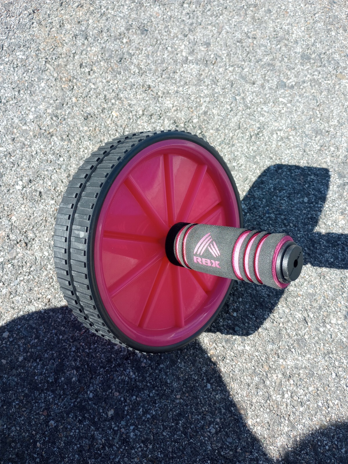 New Reebok Ab Roller Solid Core Medium Density Pink and black