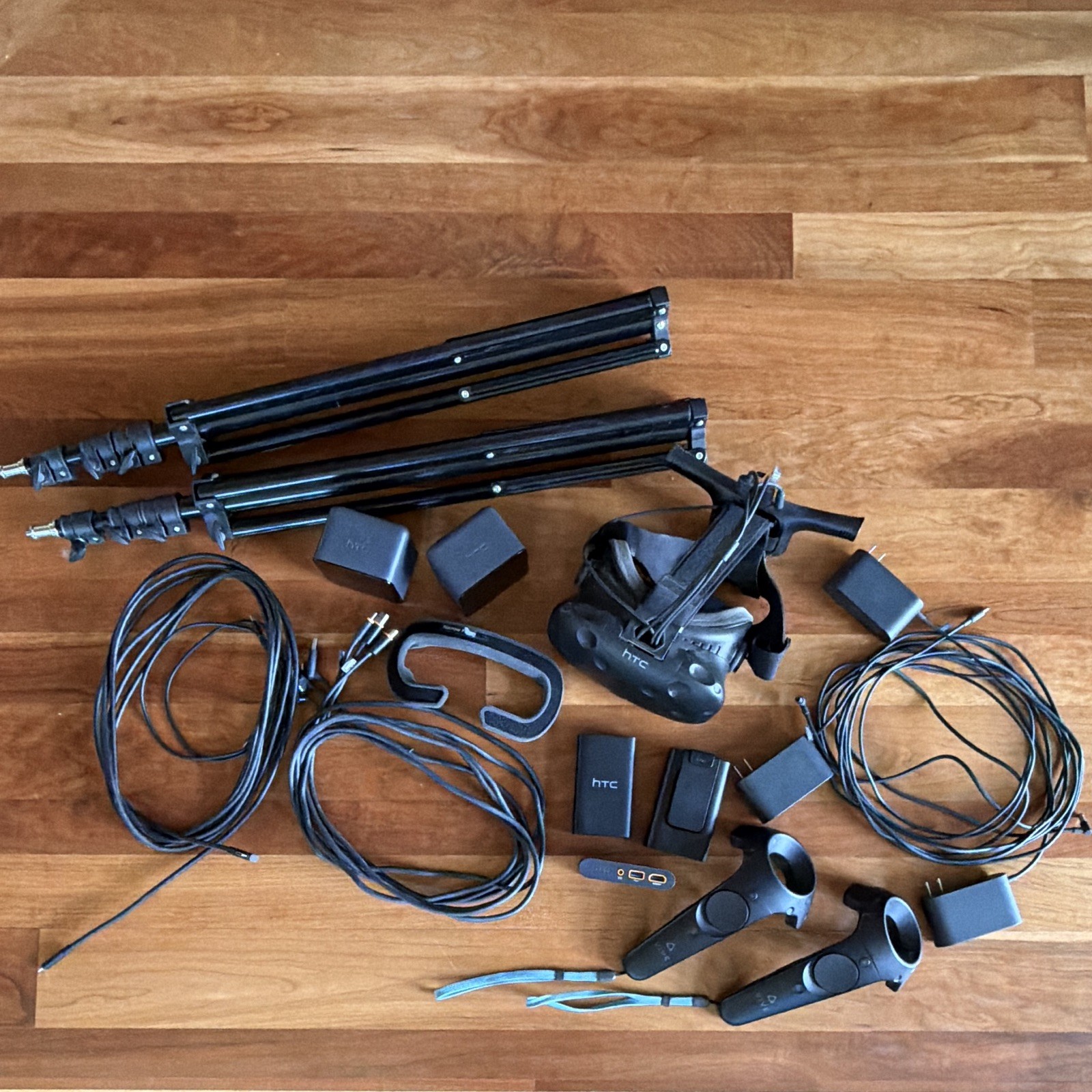 HTC Vive VR Headset Kit w/ 2 Controllers & 2 Base Stations, Black