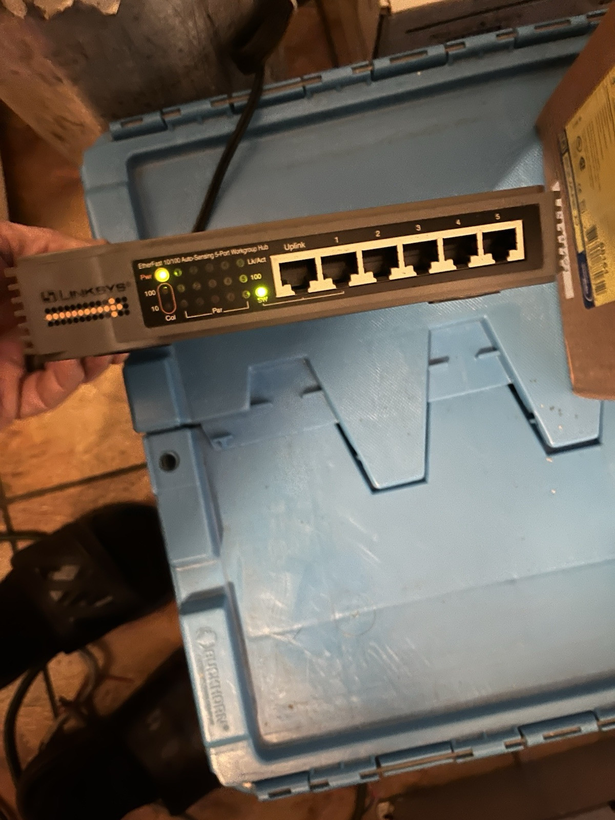 LINKSYS EFAHOSW 5 Port Switch