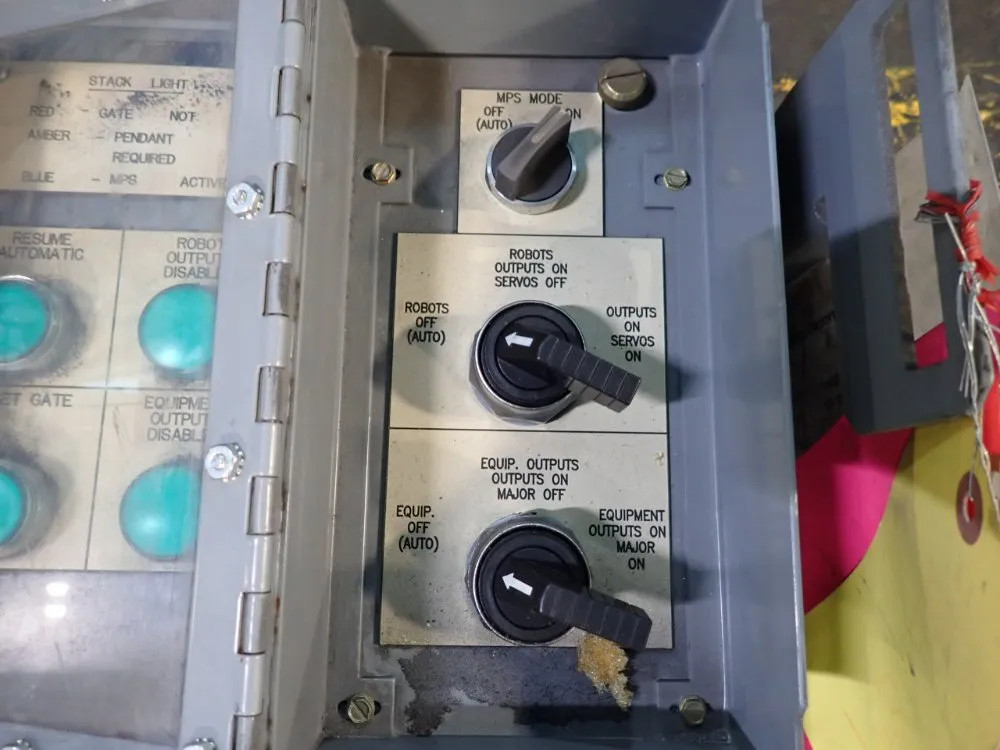 SQUARE D 30528-001-63 CONTROL PANEL 08251472343