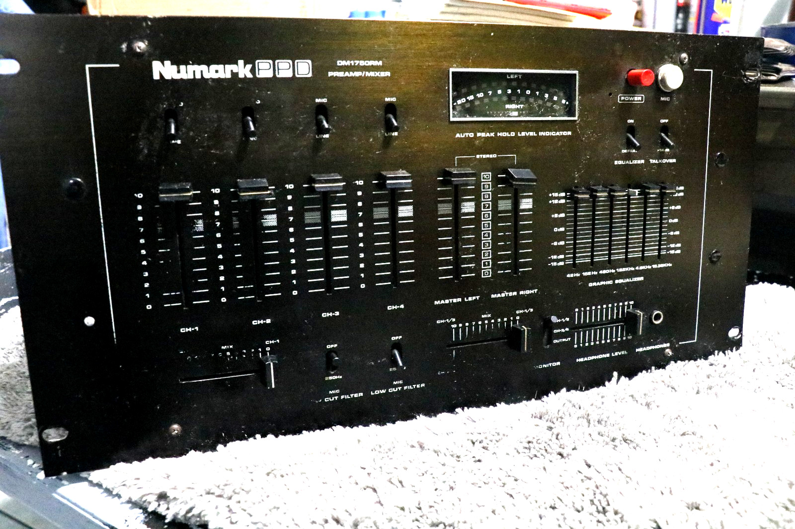 Numark PPD DM1750RM Preamp DJ Mixer with Equalizer (FOR PARTS)