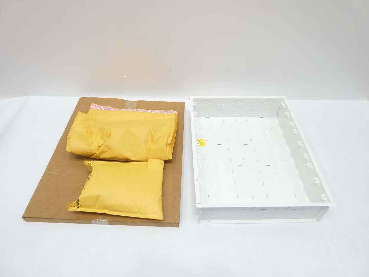 Honeywell QND88PB Quicknetwork Passive Panel 14-1/2in X 18in X 4in
