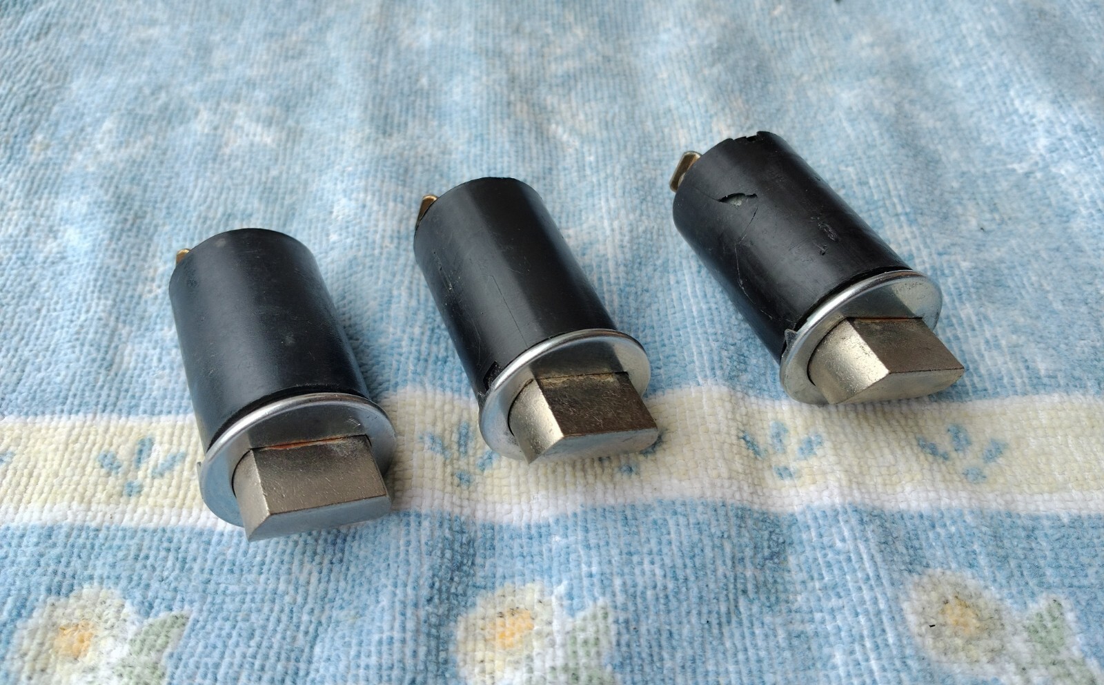 3 26D Chrome 2-3/4" Drive-In Passage Latches