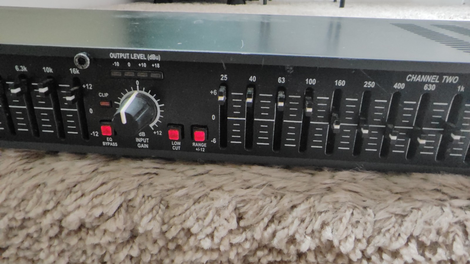 DBX 215 Graphic Equalizer Dual 15 Band.**Tested Working**
