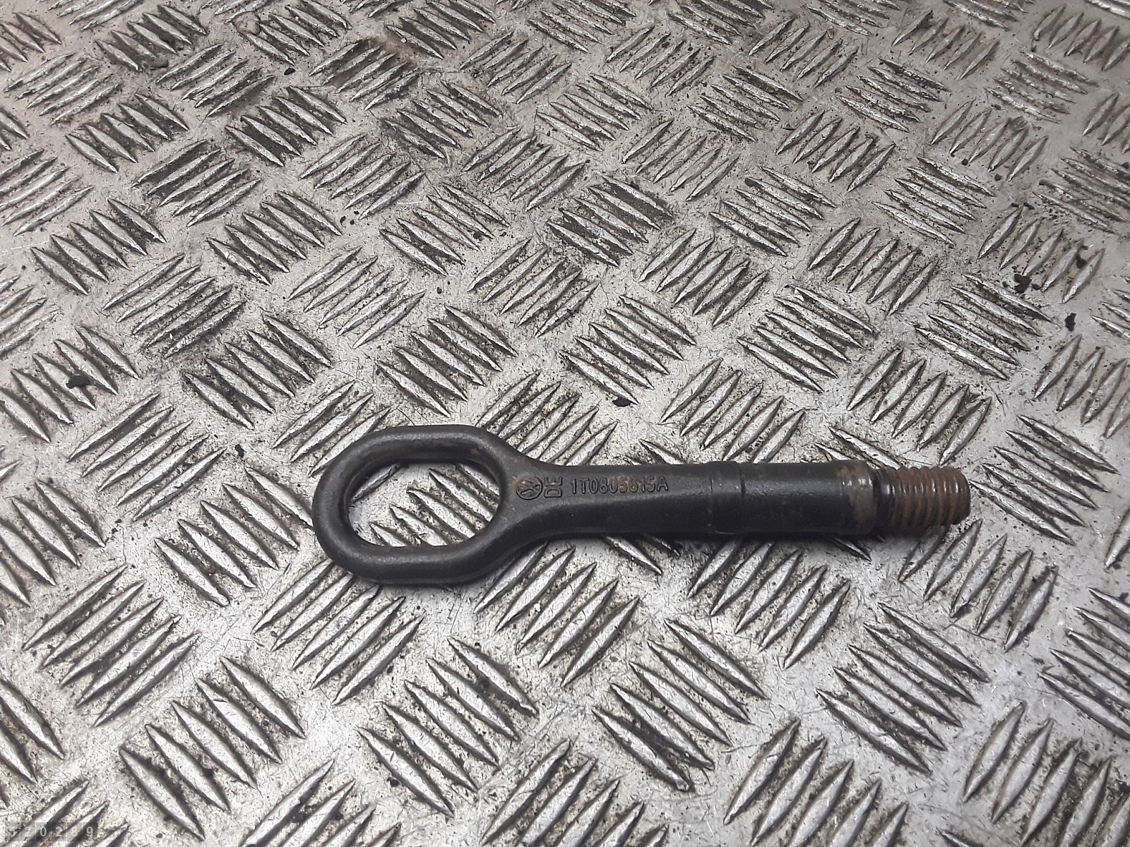 2005 VW TOURAN TOWING EYELET HOOK 1T0805615A