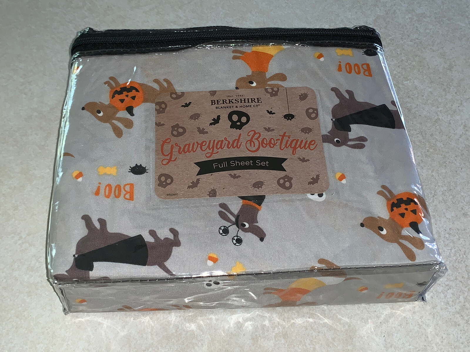 Berkshire Graveyard Bootique 4 Piece Full Sheet Set Dogs In Costumes New