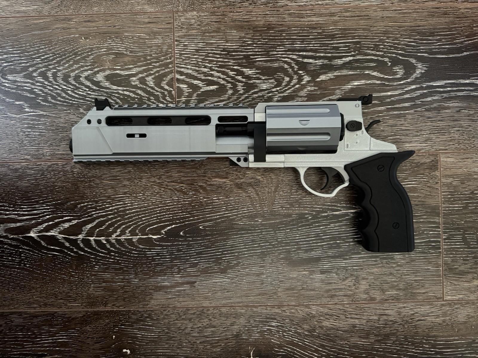 Resident Evil Requiem Revolver Prop Gun Cosplay