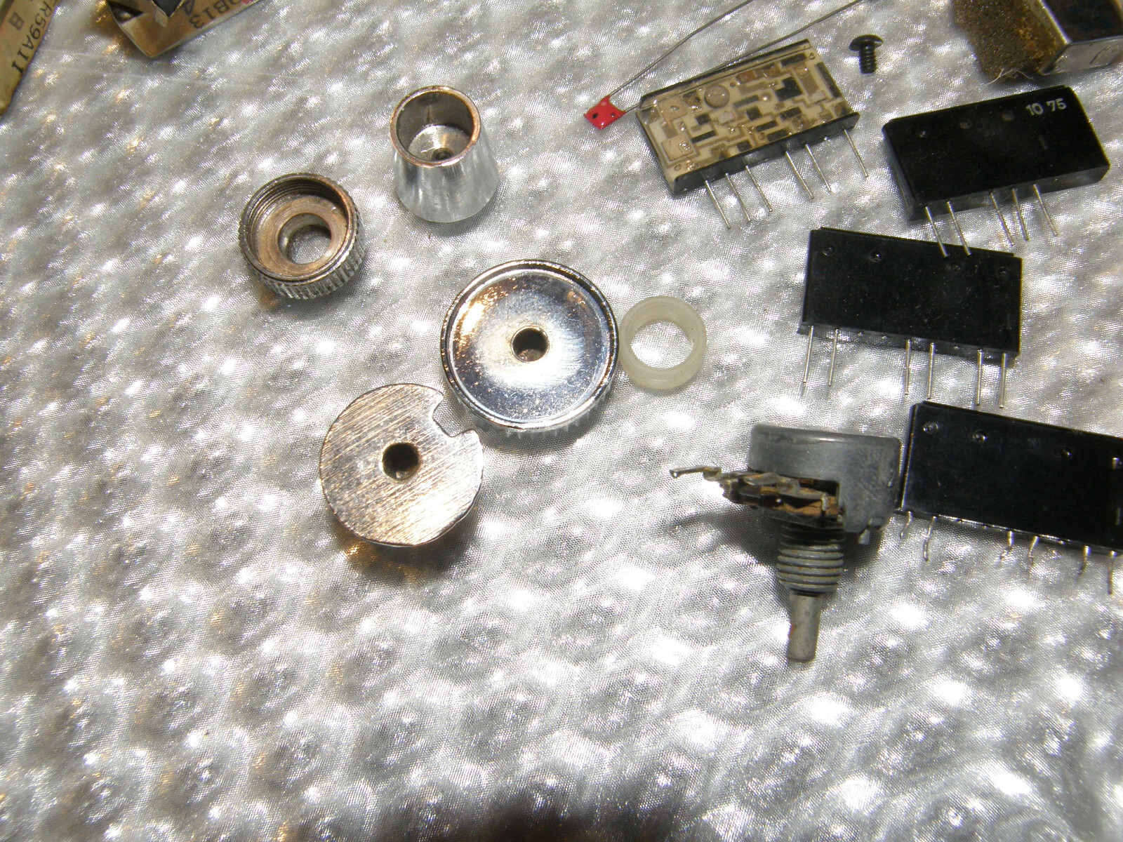Lot of mobile 2 way radio parts knobs hybrid 2" Pioneer speaker G.E. 19C311880G4