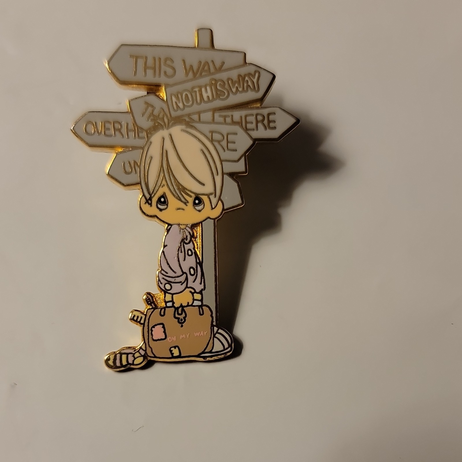 Precious Moments Child Enamelled Pin 2001 Jesus Is The Only Way