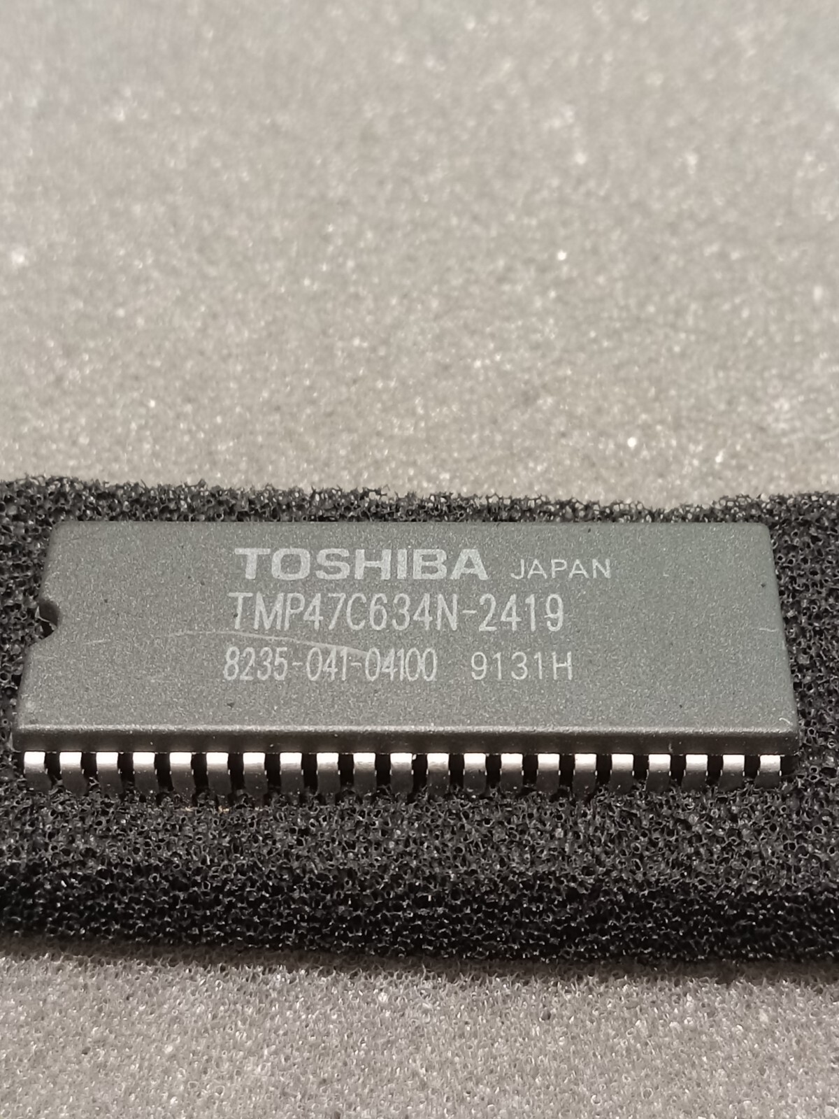 TMP47C634N-2419 4-Bit-CMOS Microcontroller by Toshiba