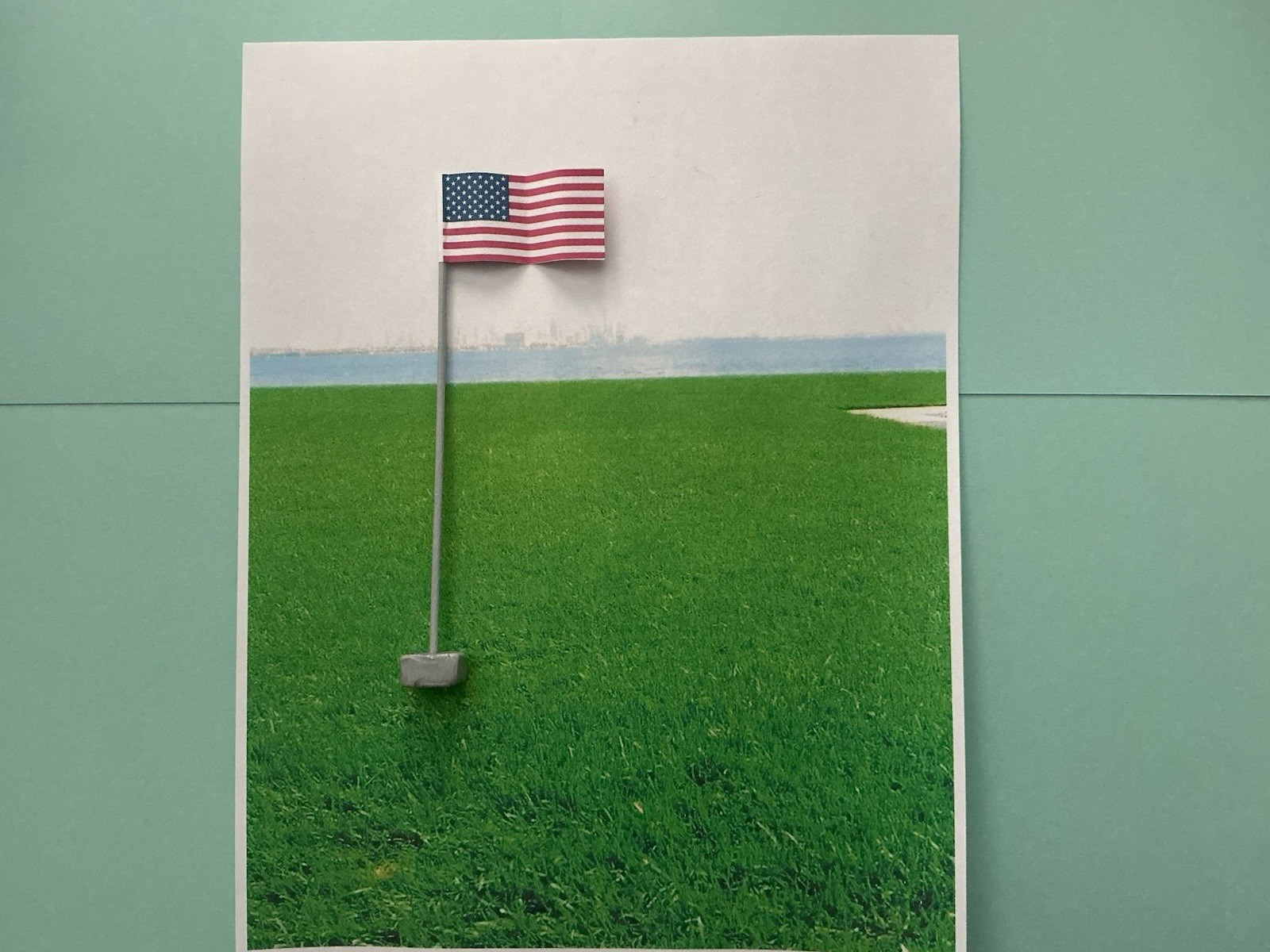 O GAUGE AMERICAN FLAGS AND POLE