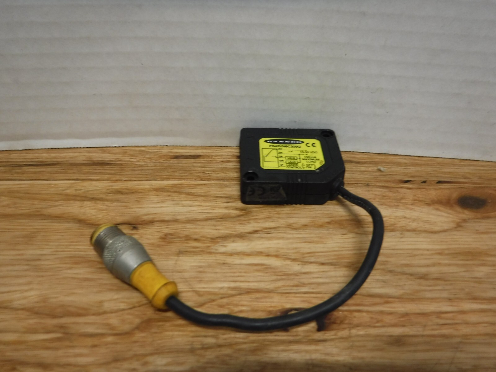 Banner PD45VN6C200Q Picodot Convergent Laser Sensor