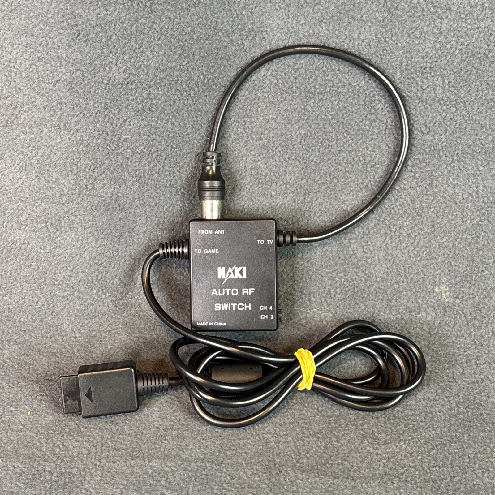NAKI Automatic RF Game Switch for PlayStation 1 & 2 - Tested & Cleaned