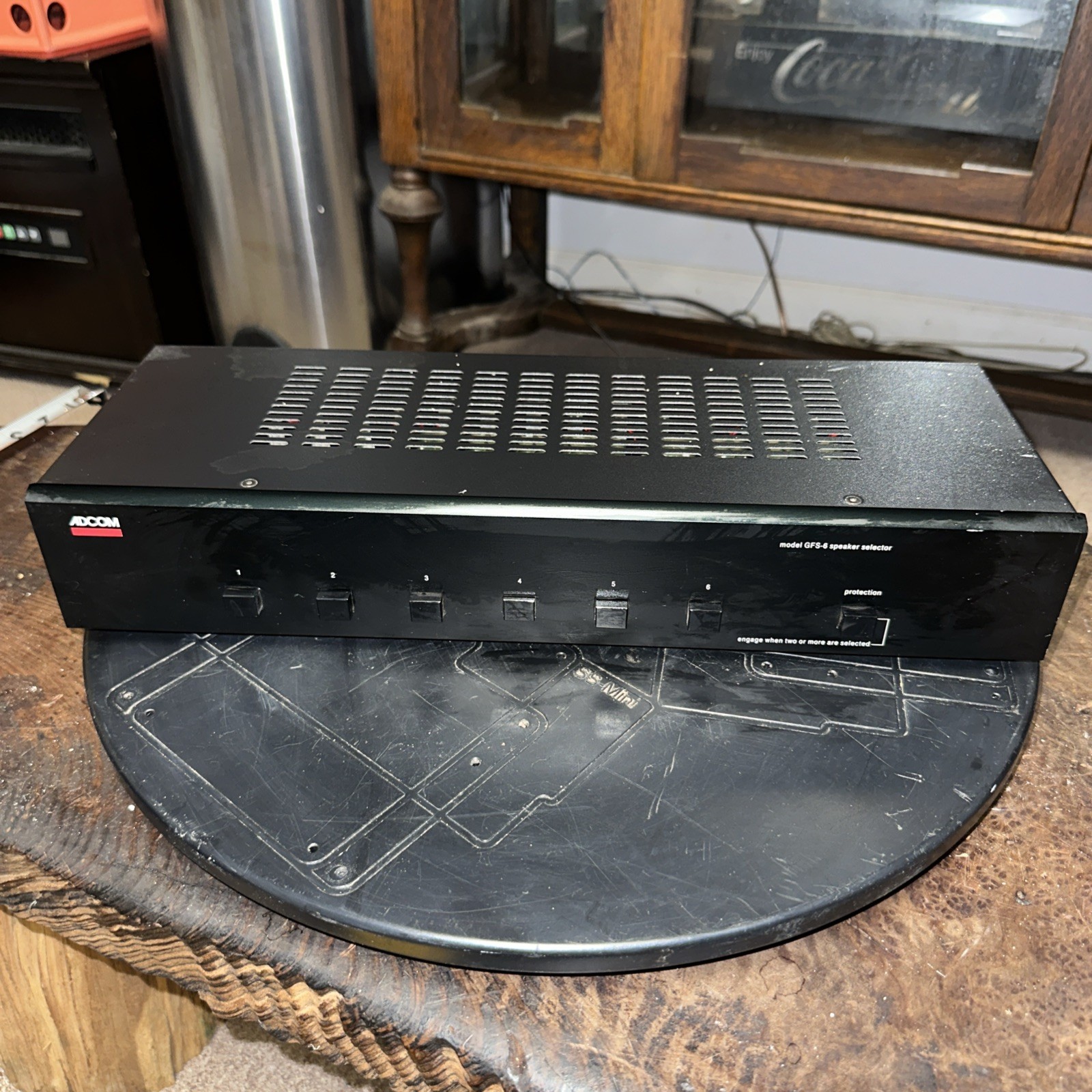 ADCOM GFS-6 Speaker Selector