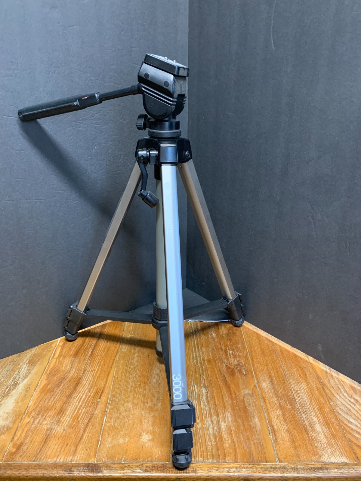 Samsonite 3000 Camera Collapsible Tripod Stand Portable and Light Weight